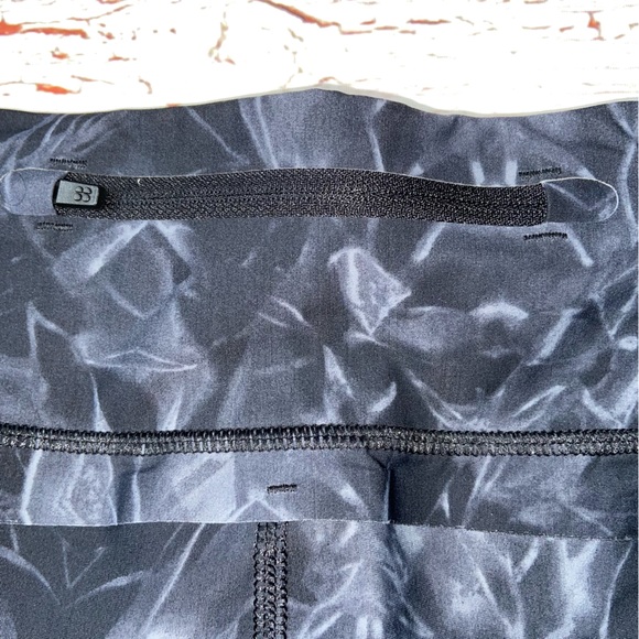 Sweaty Betty Zero Gravity HR 7/8 Running Leggings Black/Gray Marble Tie Dye Sz S - Picture 10 of 10